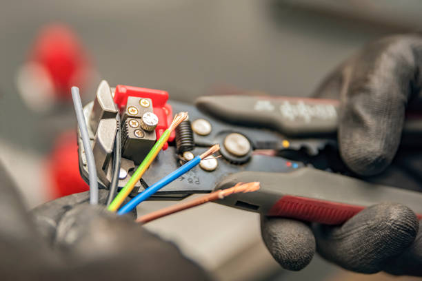 Best Electrical Contractors for Businesses  in Cedar Grove, FL